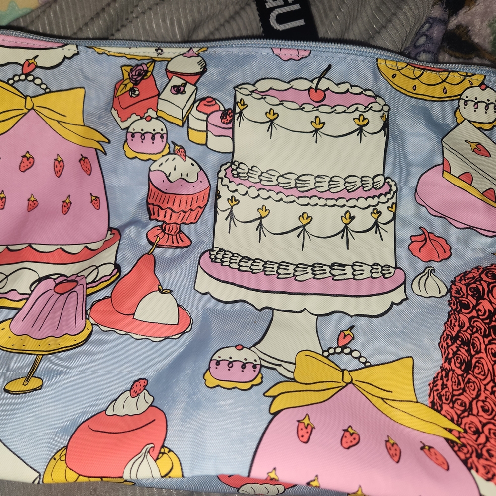 BAGGU Large Go Pouch in Still Life Cake Pattern